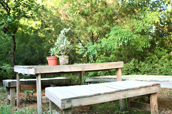 picnic table